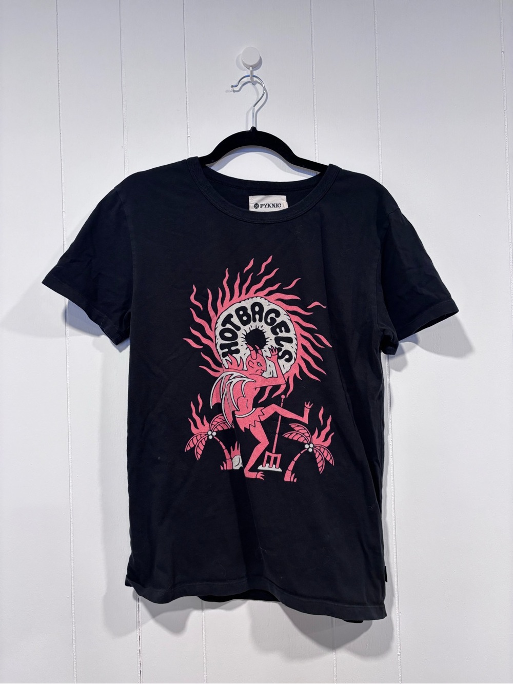 PYKNIC “Hot Bagels” graphic tee